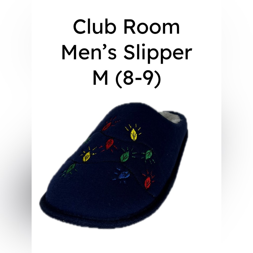 COPY - SB CLUB ROOM MEN’S SLIPPER SIZE M (8-9) Navy with Christmas Lights.